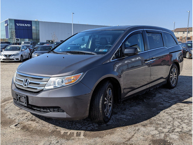  2013 Honda Odyssey EX-L | 8 PASSENGER | LEATHER | ROOF | DVD |  in Cars & Trucks in London - Image 2