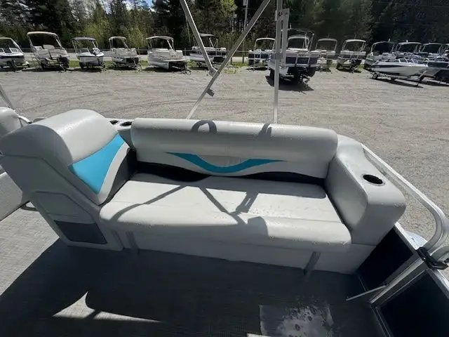 2018 21' LEGEND SPLASH COTTAGE PONTOON 40HP HIGH TORQUE 4-STROKE in Powerboats & Motorboats in Peterborough - Image 11