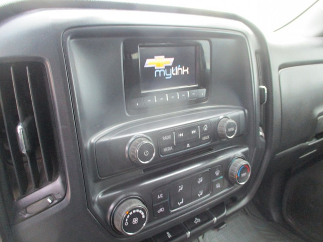 2015 Chevrolet Silverado 3500HD WT CREW SPACE CAB 4x4  in Cars & Trucks in Laval / North Shore - Image 3