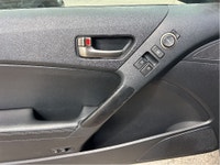 Double L Motors Ltd. Get ready to turn heads and enjoy an exhilarating drive with this 2014 Hyundai... (image 7)