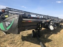 2018 MacDon FD140 in Farming Equipment in Saskatoon - Image 2