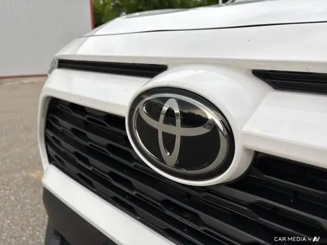 2023 Toyota RAV4 LE in Cars & Trucks in Brantford - Image 13
