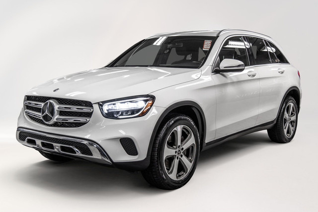 2020 Mercedes-Benz GLC300 4MATIC SUV | Caméra | Carplay | Sièges in Cars & Trucks in City of Montréal