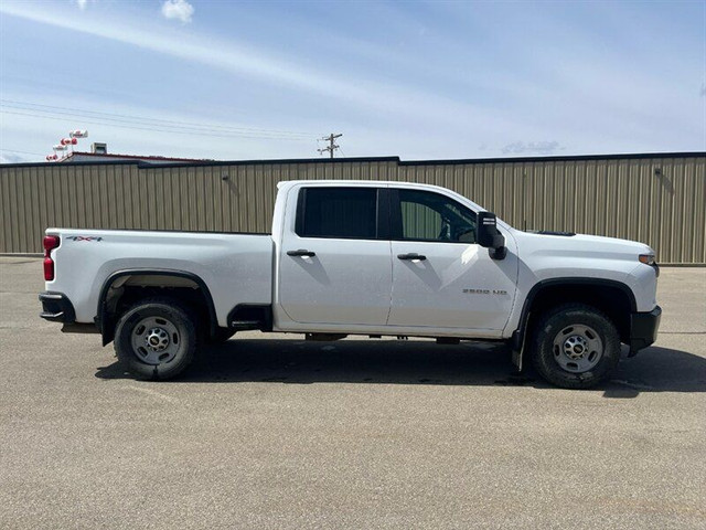 2022 Chevrolet Silverado 2500 Diesel Custom Crew Cab 4x4 in Cars & Trucks in St. Albert - Image 4