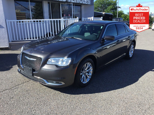 2017 Chrysler 300 in Cars & Trucks in Oshawa / Durham Region