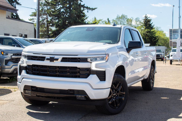 2025 Chevrolet Silverado 1500 Crew RST 4WD in Cars & Trucks in Edmonton - Image 2