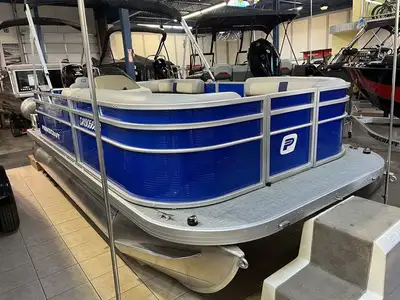 2024 Princecraft Jazz 17 LOA: 17’7in. / Beam: 8’1in. / Capacity: 5 Motor: Mercury 40 ELPT CT Made in...