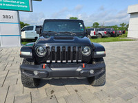 2023 Jeep Gladiator Mojave 4x4 with the 3.6L V6, automatic transmission, and only 44,003kms! Clean h... (image 7)