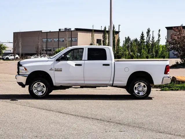 2017 Ram 3500 ST 6.7L in Cars & Trucks in Strathcona County - Image 11
