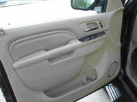 2011 Cadillac Escalade AWD with 234,285km! Equipped with remote keyless entry, power windows, power... (image 8)