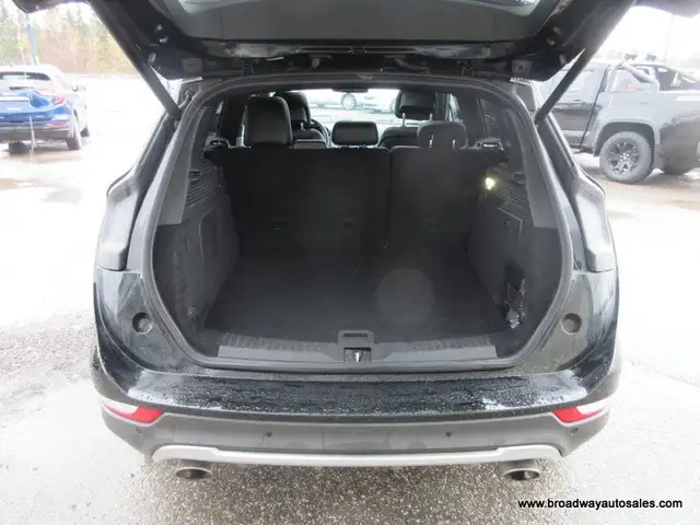 2017 Lincoln MKC ALL-WHEEL DRIVE SELECT-PACKAGE 5 PASSENGER 2.0L in Cars & Trucks in Markham / York Region - Image 12