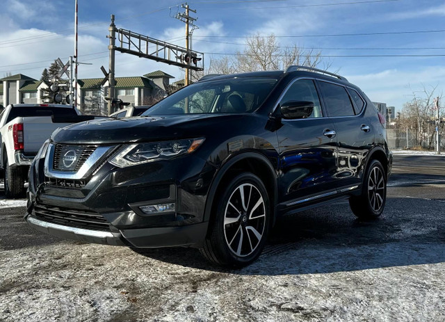 2017 Nissan Rogue SL in Cars & Trucks in Calgary