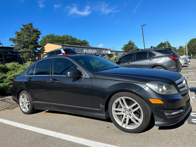 2013 Mercedes-Benz C-Class in Cars & Trucks in City of Montréal - Image 3