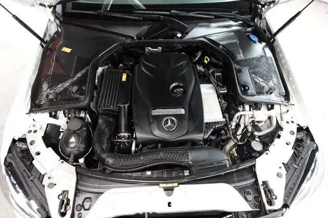 2016 Mercedes-Benz C-Class LOW KM,NO ACCIDENT,ONE OWNER,AWD,C 30 in Cars & Trucks in City of Toronto - Image 34