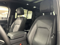 Le Land Rover Defender 110 P400 X-Dynamic SE 2024 est un VUS pleine grandeur équipé d’un moteur six... (image 2)