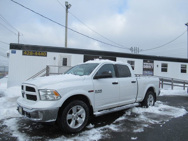 2016 Dodge RAM 1500 Outdoorsman 4x4 Crew Cab Pickup CLEAN CARFAX in Cars & Trucks in City of Halifax