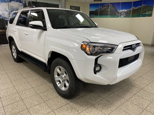 2021 Toyota 4Runner SR5 | 7 Passenger | Leather | Sunroof in Cars & Trucks in Calgary - Image 3