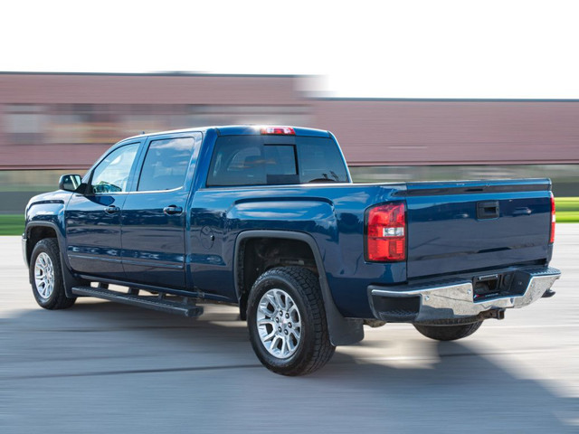 2017 GMC Sierra 1500 SLE PKG| 4x4| CREW CAB| 6.6 ft. box 153 in| in Cars & Trucks in City of Toronto - Image 4