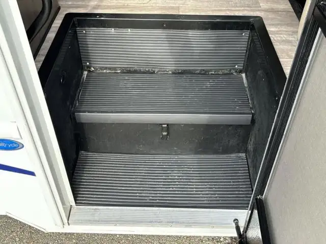 2023 Thor Motor Coach Chateau 22B in RVs & Motorhomes in Red Deer - Image 12