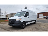 ONLY 32,000km!!! 170WB - FULLY LOADED - 14Ft Cargo Space - 2 Passenger - Equipped with 4cyl DIESEL E... (image 1)