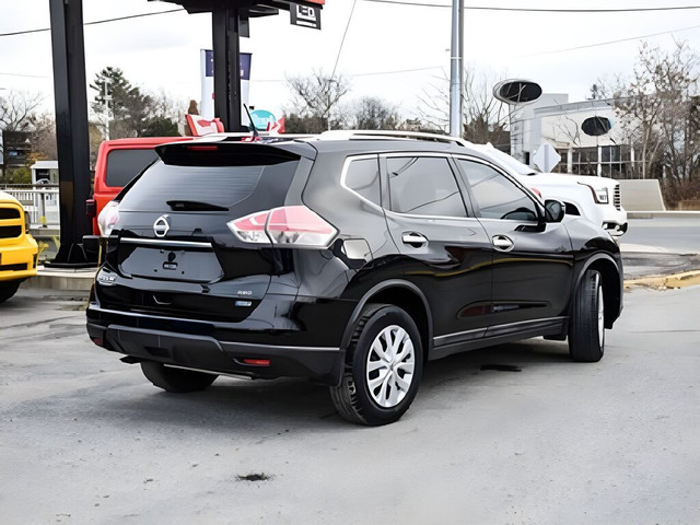 2015 Nissan Rogue AWD GREAT CONDITION ! WE FINANCE ALL CREDIT in Cars & Trucks in London - Image 4