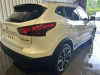 Welcome Ontario customers! All our vehicles are Ontario safety check/e-tested. We offer financing ad... (image 4)