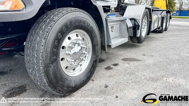 2015 MACK GU813 GRANITE GARBAGE TRUCK ROLL OFF in Heavy Trucks in Chilliwack - Image 19