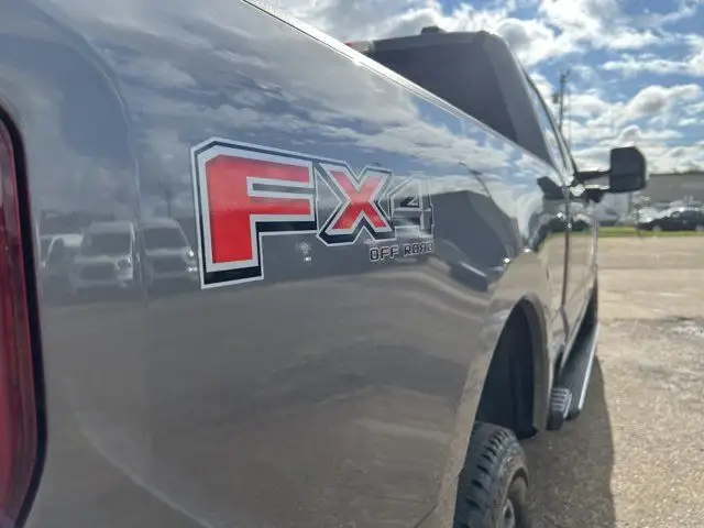 2023 Ford Super Duty F-350 SRW Limited CrewCab 160 | MoonRoof dans Autos et camions dans Ville d’Edmonton - Image 28