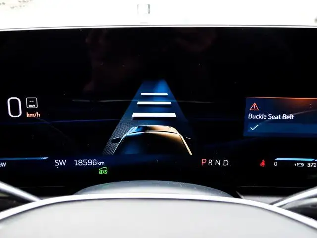 2024 Cadillac LYRIQ Tech Pano Sunroof 33Display Blind Spot Navi in Cars & Trucks in Mississauga / Peel Region - Image 31