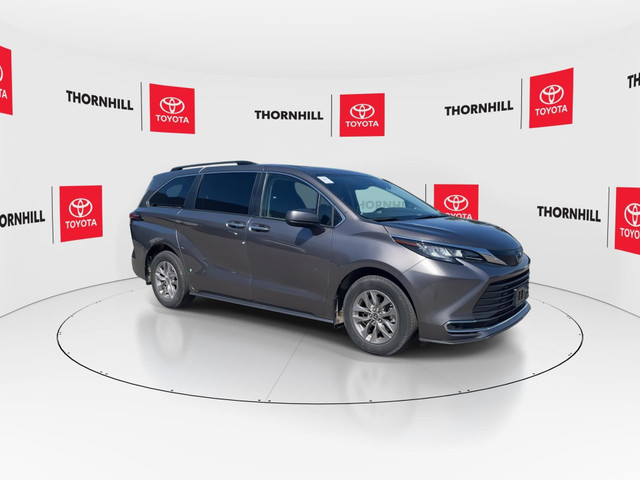 2022 Toyota Sienna XLE 8-Passenger NO ACCIDENT,1OWNER,FULL SE... in Cars & Trucks in City of Toronto - Image 3