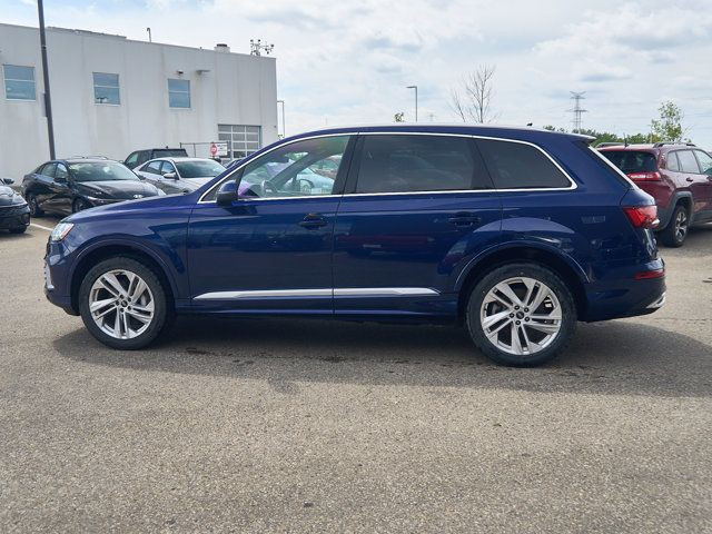 2021 Audi Q7 Komfort | HEATED SEATS AND STEERING | PANO-ROOF in Cars & Trucks in Edmonton - Image 2