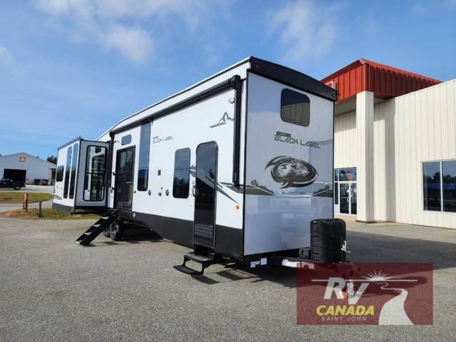 2023 Forest River RV Timberwolf Black Label 39DLBL in Travel Trailers & Campers in Saint John