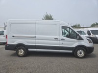 NEW ARRIVAL - TWO TO CHOOSE - OFF FULL MAINTENANCE LEASE - CLEAN CARFAX - ALL SERVICE RECORDS - 2018... (image 3)