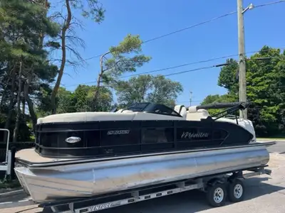 2021 Manitou RFW 23 LX SHP 575Mercury 250Only 75 HoursBow fillerSki barvery clean boatTrailer incl 2...