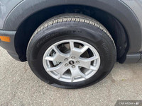 - ACCIDENT FREE - CLOTH SEATS - LANE KEEPING SYSTEM - PRE-COLLISION ASSIST w/ AEB -BLIS w/ CROSS TRA... (image 9)