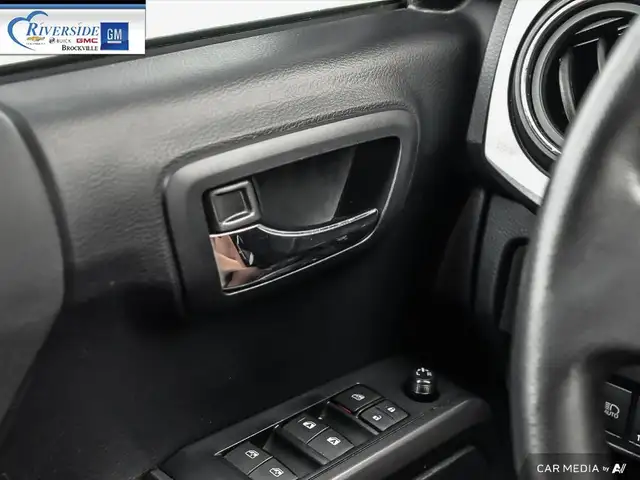 2020 Toyota Tacoma in Cars & Trucks in Brockville - Image 18