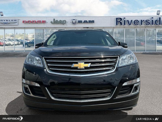 2017 CHEVROLET Traverse LT in Cars & Trucks in Prince Albert - Image 2
