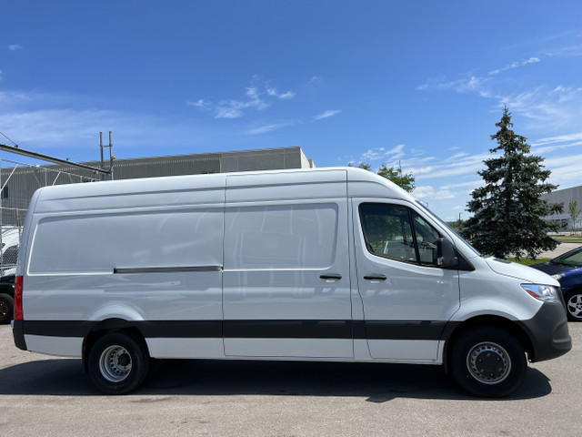 2023 Mercedes-Benz Sprinter Van SPRINTER 3500 - CARGO- 170”WB Hi in Cars & Trucks in Oakville / Halton Region - Image 4