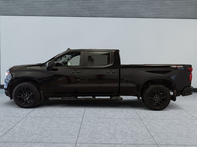 2023 Chevrolet Silverado 1500 Custom 4WD Crew Cab 6 Passagers Ca in Cars & Trucks in Laval / North Shore - Image 3