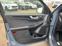 **WE WILL BEAT ANY FORD DEALER IN THE CITY** The 2025 Ford Escape ST-Line Elite is the ultimate expr... (image 3)