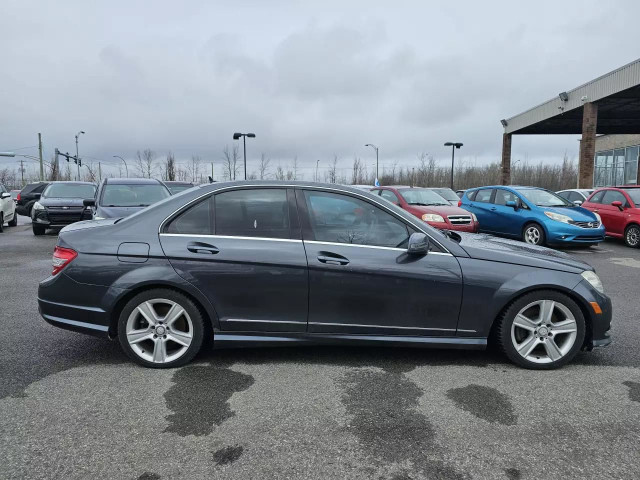 2010 MERCEDES-BENZ C-Class C300 4MATIC Luxury in Cars & Trucks in West Island - Image 4