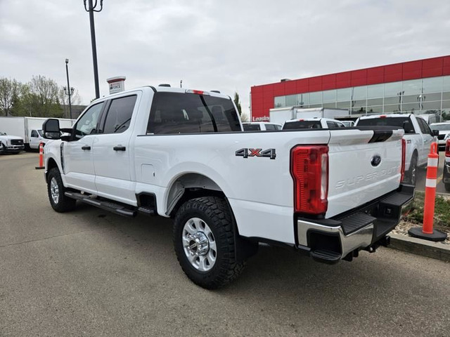 2023 Ford Super Duty F-250 SRW XLT 4WD Crew Cab 6.75' Box, 7.3L  in Cars & Trucks in St. Albert - Image 3