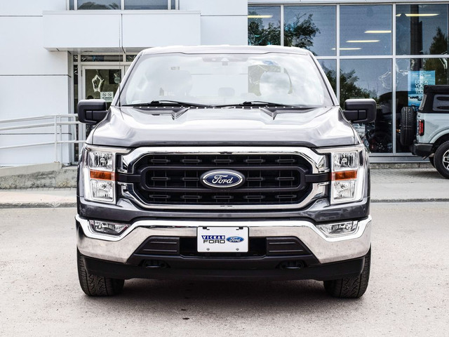 2021 Ford F-150 XLT 4WD SuperCrew 5.5' Box Non-Turbo V6 in Cars & Trucks in Winnipeg - Image 3