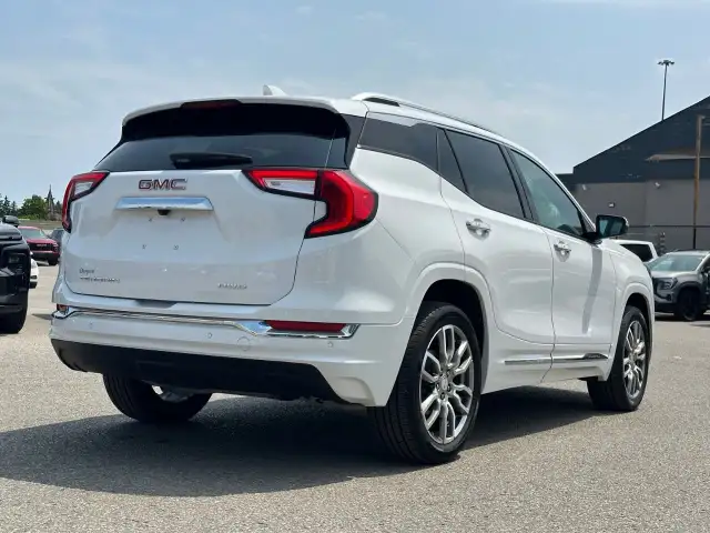 2024 GMC Terrain in Cars & Trucks in City of Toronto - Image 6