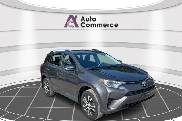 2016 Toyota RAV4 LE dans Autos et camions  à Ville de Montréal - Image 3