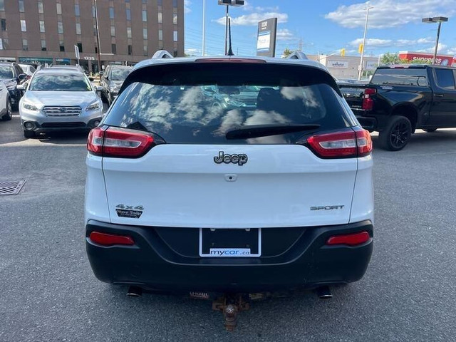 2014 Jeep Cherokee Sport in Cars & Trucks in Ottawa - Image 4