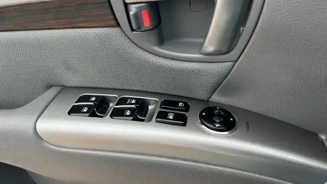 2012 Hyundai Santa Fe GL in Cars & Trucks in Oakville / Halton Region - Image 17