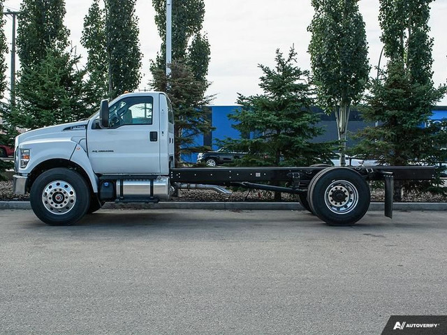 2025 Ford Super Duty F-750 REGULAR CAB DOCK HGT in Cars & Trucks in Edmonton - Image 3