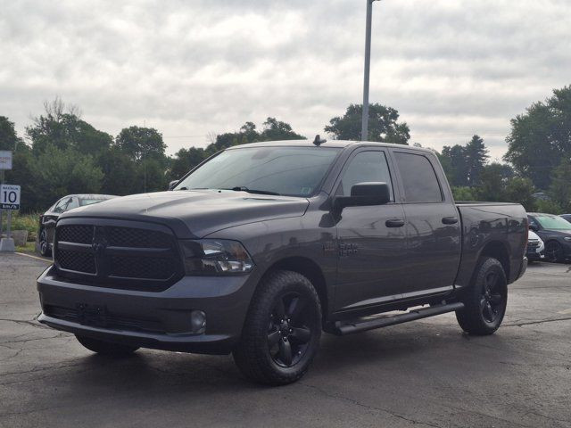 2022 Ram 1500 Classic ExpressCrew 4X4 | 5.7L Hemi | 3.92 Ratio in Cars & Trucks in Guelph