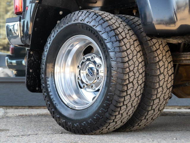2019 Ford F-350 LARIAT 4WD Crew Cab 8' Box DUALLY DIESEL in Cars & Trucks in Saskatoon - Image 3